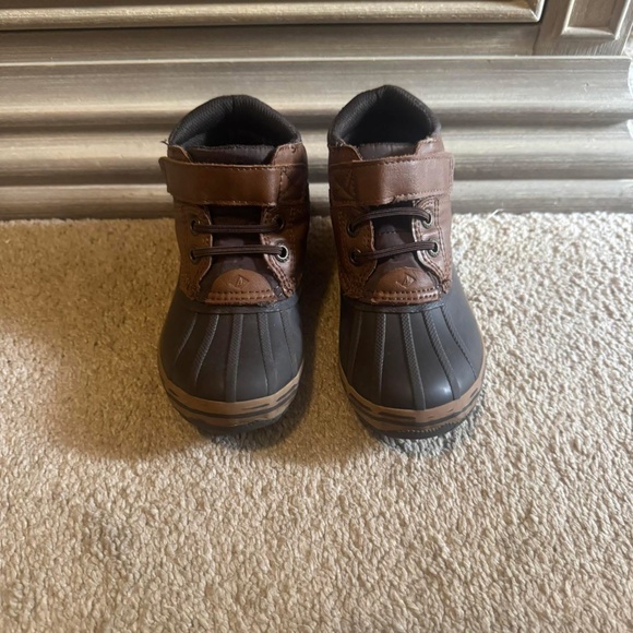 Size 10 Sperry thermal rain boots - Picture 1 of 2